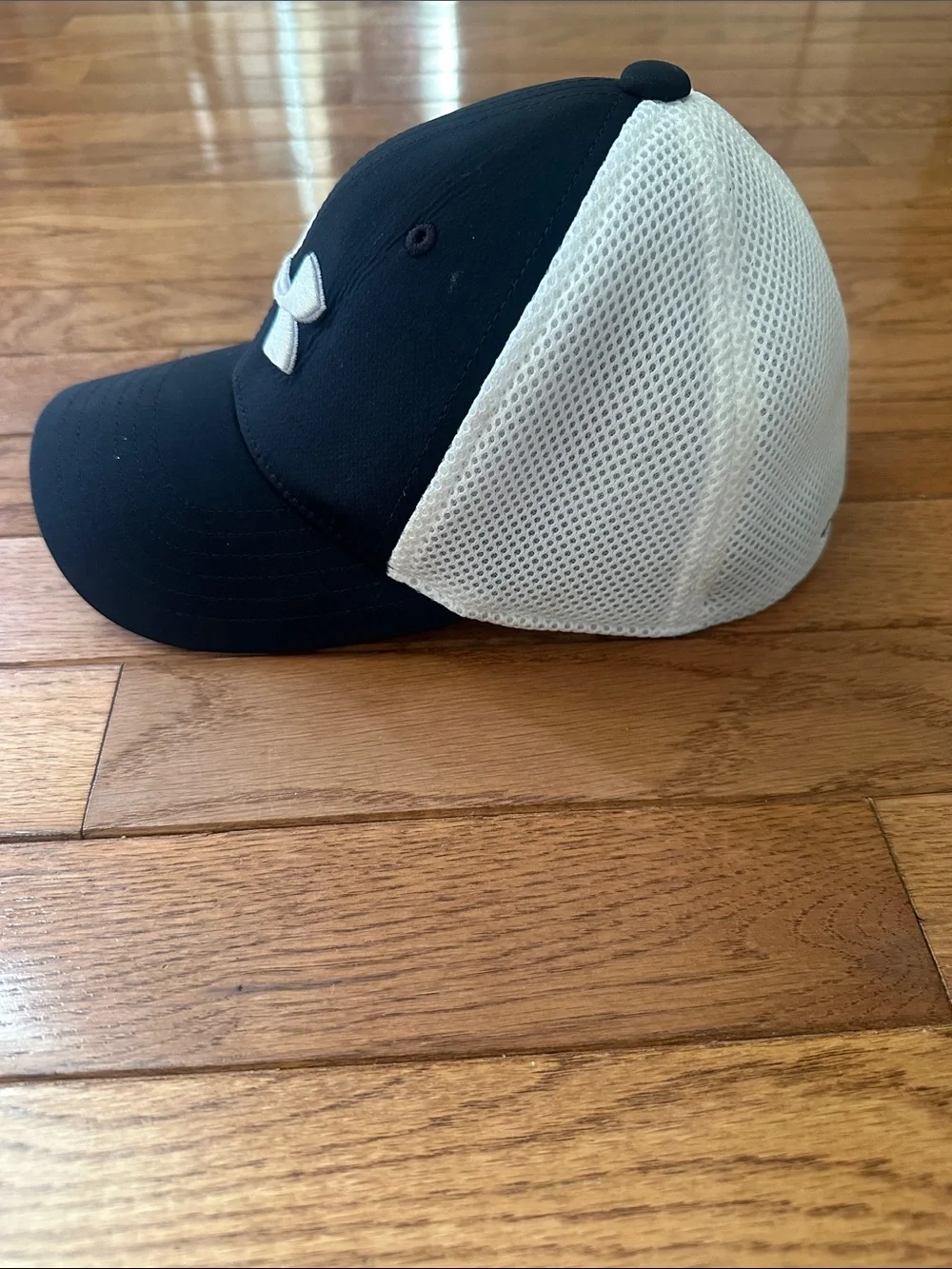 Under Armour kids baseball hat Kids Trucker Cap black white XS/small